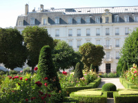 Octobre Rose 2021 : cours de yoga gratuit dans le jardin secret de la Clinique Saint Jean de Dieu