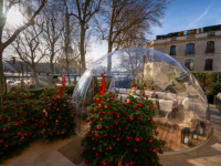 Monsieur Bleu dévoile sa terrasse d'hiver avec sa bulle transparente face à la Tour Eiffel