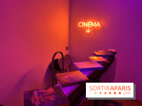 Insolite : Out of the blue, le bar-cinéma qui mixe vins nature et courts-métrages d'auteur à Paris