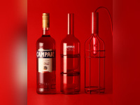 Un coffret inédit Campari "Ceci n'est pas une bouteille n°2" en vente chez Fleux