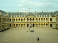 Les canons de l'élégance au Musée de l'Armée