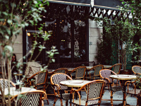 L'hôtel Providence rouvre son restaurant et sa terrasse verdoyante