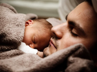 La ministre de l'Egalité Hommes-Femmes favorable à un congé paternité d'un mois