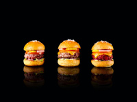 Le Chef Akrame Benallal ouvre Vivanda Burger à Paris