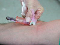 Les réserves de sang à un niveau "dangereusement critique" d'après l'Établissement français du sang