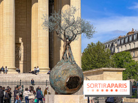 Exposition en plein air des œuvres monumentales d'Andrea Roggi, quartier Faubourg Saint-Honoré
