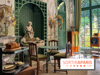 Le Café des Rêves du Grand Hôtel des Rêves : un café et son jardin secret dans un décor de théâtre