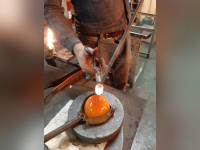 La Verrerie d'art de Soisy-sur-École (91) : admirez les souffleurs de verre à l'œuvre