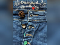 Christian Lacroix signe la collection de rentrée de Desigual, pour l'automne-hiver 2022