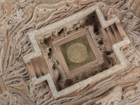 Promenade(s) en Champagne, l'installation sculpturale d'Eva Jospin au Carreau du Temple