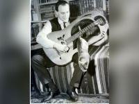 Le Parisien Ravi : l'expo pour le centenaire de Boris Vian sur les grilles de la Tour Saint Jacques