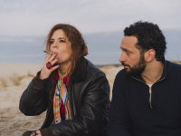 La vie de ma mère, avec Agnès Jaoui et William Lebghil : bande-annonce