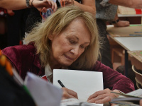 Annie Ernaux, l'écrivaine française, a reçu le Prix Nobel de littérature