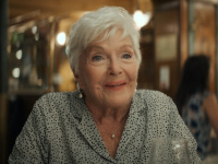 Line Renaud : la ville de Paris rend un très bel hommage à la chanteuse et actrice