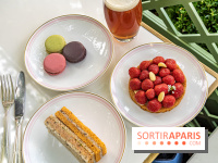 La terrasse fleurie de Ladurée à Paris sur les Champs-Elysées