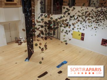 Le synthétique au cœur de l’humain, nos photos de l'expo au Centre culturel canadien