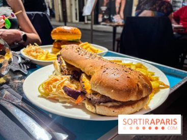 Tata Burger, le restaurant aux burgers en forme de zizi dans le Marais - 3FEFF729 25E8 4FF6 BAF2 E632A5DFD6A9