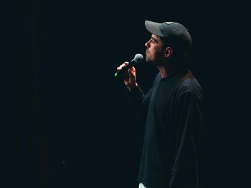 Tom Baldetti : son spectacle Tome 1 prolongé au Petit Palais des Glaces - notre critique