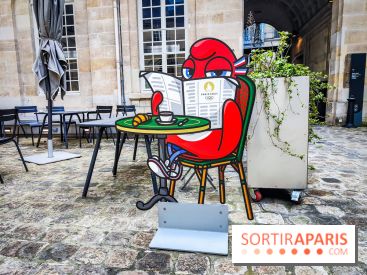 Jeux olympiques et paralympiques Paris 2024 - Visuel - mascotte Phryge terrasse Monnaie de Paris