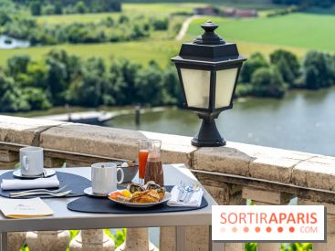 Le Brunch à volonté du belvédère au Domaine de la Corniche dans les Yvelines - photos -  table en terrasse avec vue