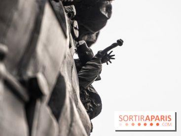 Le Centaure de César à Paris et sa statue de la Liberté miniature -  A7C0242