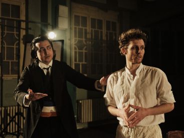 L’indiscipline au Studio Hebertot — Premiere Parisienne d'une tragicomedie singuliere.