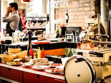 Ouverture de La Cantine Max Y Jeremy Faubourg Saint Denis