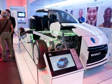 Atelier Renault, Exposition, Restaurant, Bar, Lounge, Voitures électriques