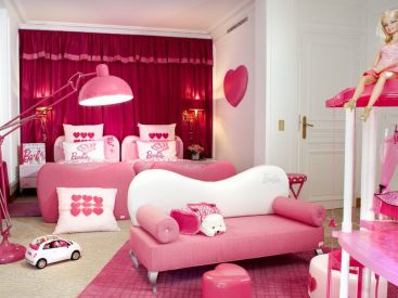 Chambre Barbie au Plaza Athénée