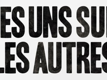 les uns sur les autres