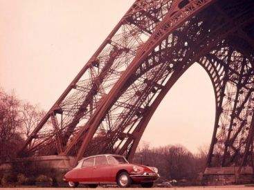 DS - Tour Eiffel