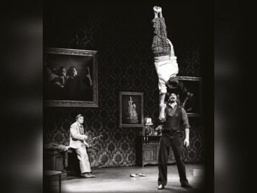 The Elephant in the Room par le Cirque le Roux