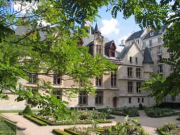 La Bibliothèque Forney à nouveau ouverte au public