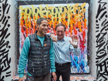 Le street-artiste JonOne réalise un graffiti à Saint-Augustin 