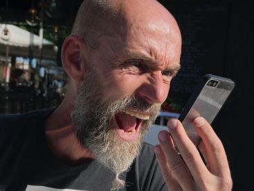 Besoin de crier votre colère au monde ? Voici un site internet et un numéro pour l'enregistrer