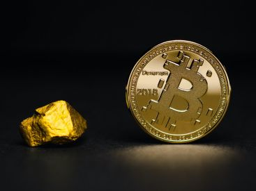 Le bitcoin dépasse les 30.000 dollars, record historique
