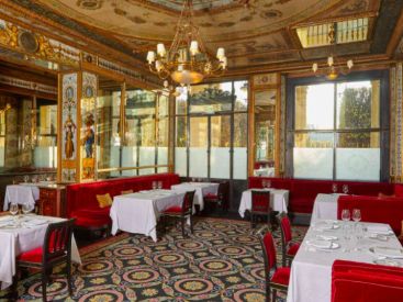 Le restaurant étoilé du Grand Véfour passe en mode bistrot avec un menu abordable