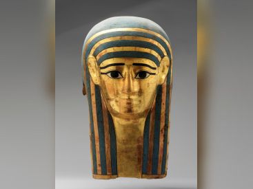 Grand masque funéraire Cartonnage doré et peint, 36 cm (H) Collection particulière © D.R. / Paul Louis