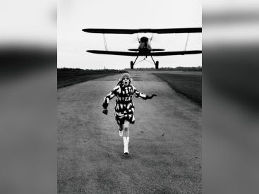 Helmut Newton, Grand Palais, British Vogue, Londres, 1967 © Helmut Newton Estate
