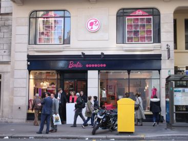 Barbie Factory à Paris : ateliers créatifs, cinéma et bar