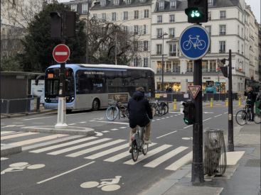 Paris : des feux tricolores spécialement dédiés aux cyclistes voient le jour