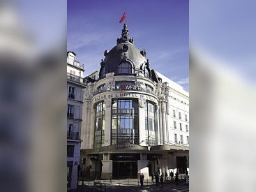 Un grand Vide-Dressing de grandes marques au BHV Marais 