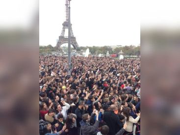 Le flashmob géant Gangnam Style de Cauet avec Psy au Trocadéro