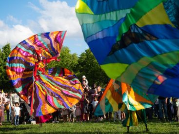 Festival Escales d'Ailleurs au Château de Plaisir, le programme de spectacles et concerts gratuits