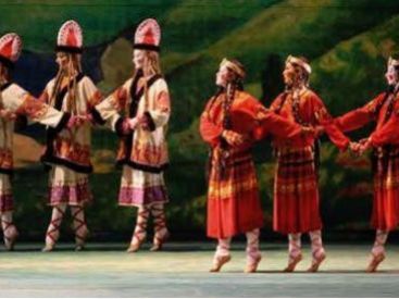 Le Sacre du Printemps sur le parvis de l'Hôtel de Ville