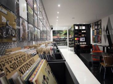 Walrus : le Disquaire Café de Paris