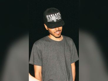 SNTWN présente White Material au Batofar 