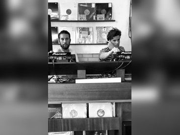 Briefly Established meets TWR72 au Batofar 