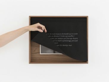 Sophie Calle présente « Parce que » & « Souris Calle » à la Galerie Perrotin 