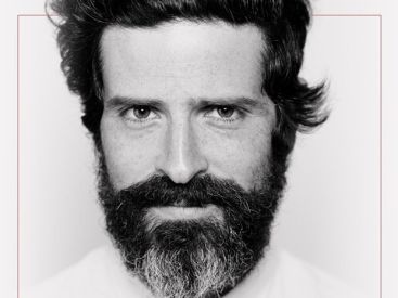 Devendra Banhart en concert à La Salle Pleyel de Paris en février 2020